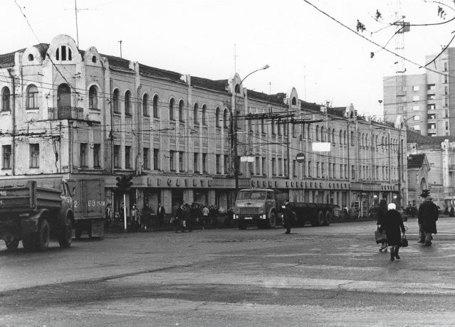 Бывшая монастырская гостиница 1970-е годы. Вид с Таганской улицы