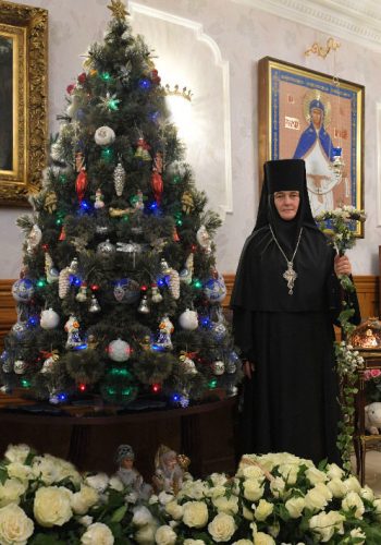 Директор гостиницы, Игумения Феофания поздравляет всех гостей с Рождеством Христовым!