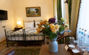 Пройдемся по гостинице в ожидании гостей