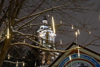 Традиция украшать пространство к Рождеству